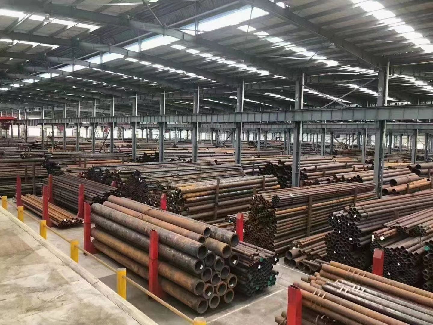 哪些材質(zhì)才適合做精密無縫鋼管呢？